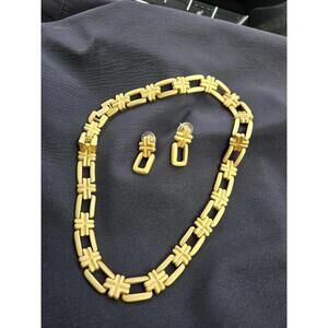 Vintage Signed Butler Fifth Avenue Matte Goldtone set